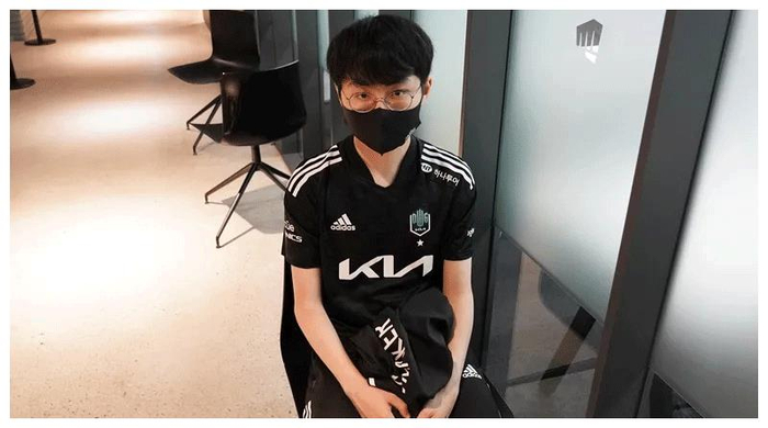 开云平台-BRO绝杀DRX，Oner拿下关键大龙激烈交锋全球总决赛，让粉丝疯狂欢呼