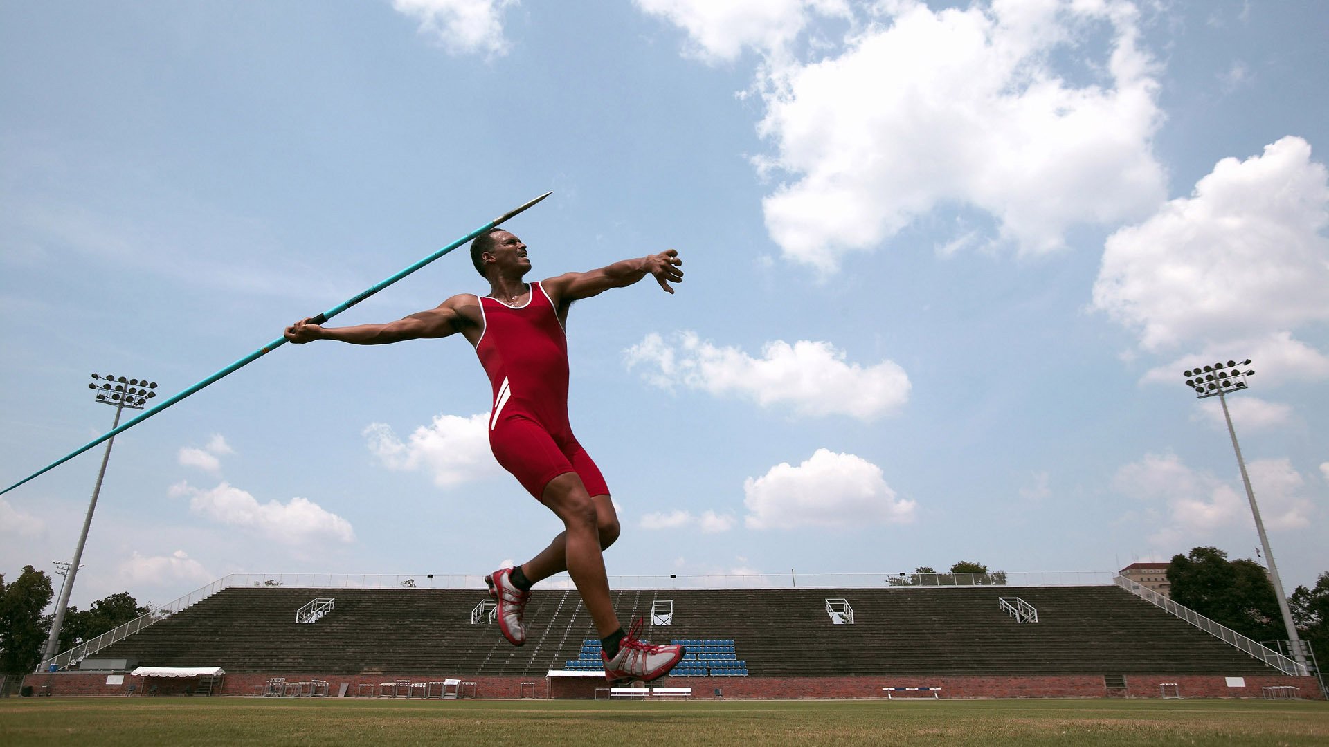 劳塔罗风暴席卷绿茵，国际米兰决战拜仁，阿根廷前锋如何成为全场节拍器？